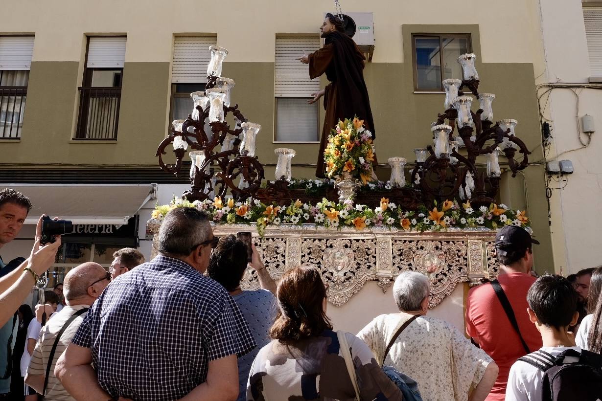 Fotos: Procesión de la hermandad de la Madre del Buen Pastor