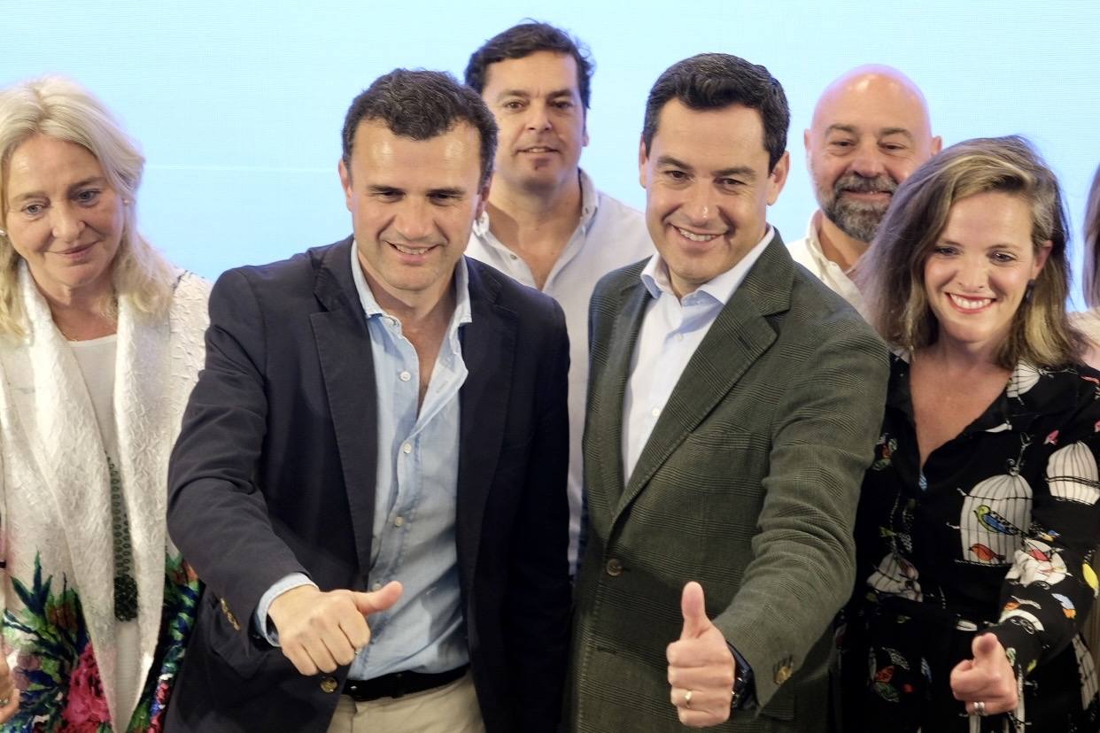 Fotos: las imágenes de la visita de Juanma Moreno a Cádiz par apoyar a Bruno