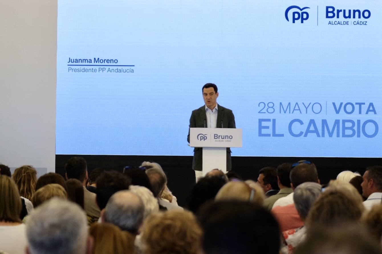 Fotos: las imágenes de la visita de Juanma Moreno a Cádiz par apoyar a Bruno