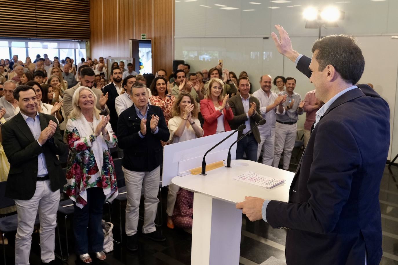 Fotos: las imágenes de la visita de Juanma Moreno a Cádiz par apoyar a Bruno