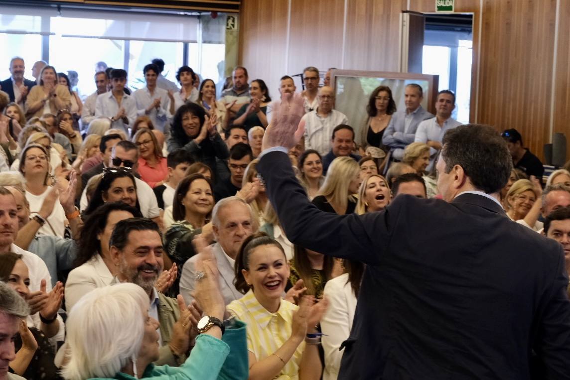 Fotos: las imágenes de la visita de Juanma Moreno a Cádiz par apoyar a Bruno