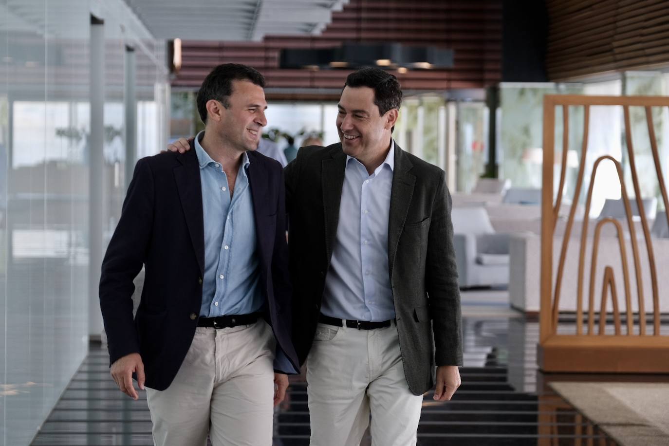 Fotos: las imágenes de la visita de Juanma Moreno a Cádiz par apoyar a Bruno