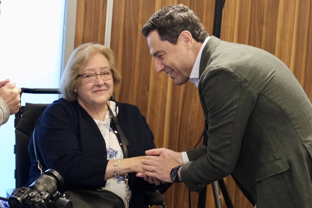 Fotos: las imágenes de la visita de Juanma Moreno a Cádiz par apoyar a Bruno