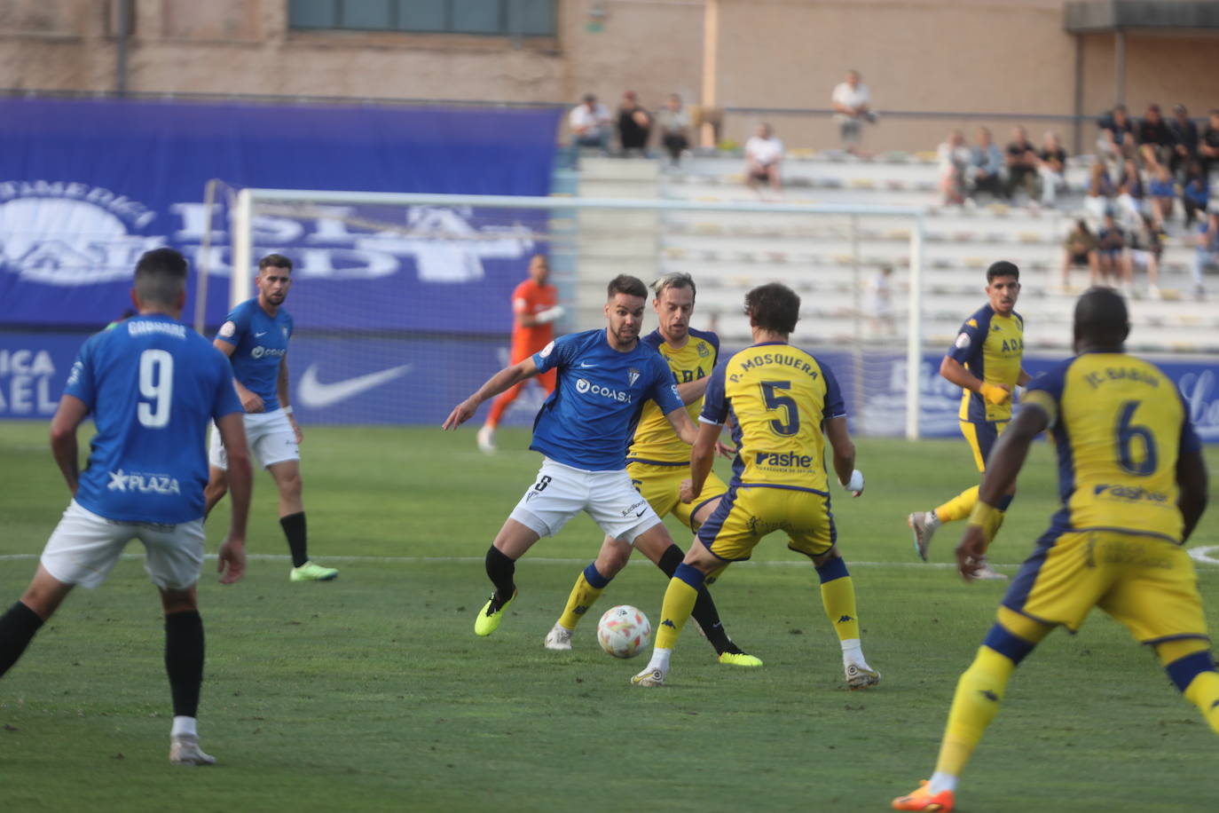 Fotos: San Fernando CD-Alcorcón en el estadio Bahía Sur