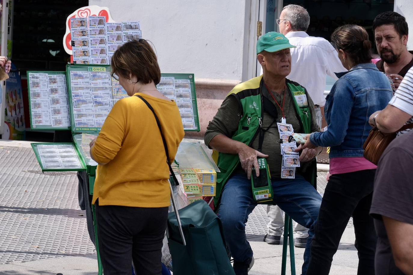 Fotos: Así vive Cádiz la jornada de reflexión
