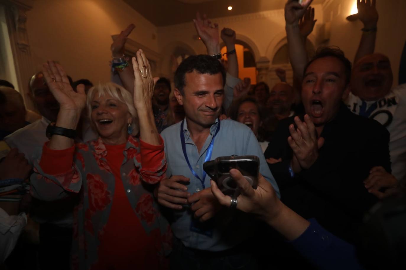 Fotos: Bruno García celebra la victoria del PP en Cádiz capital