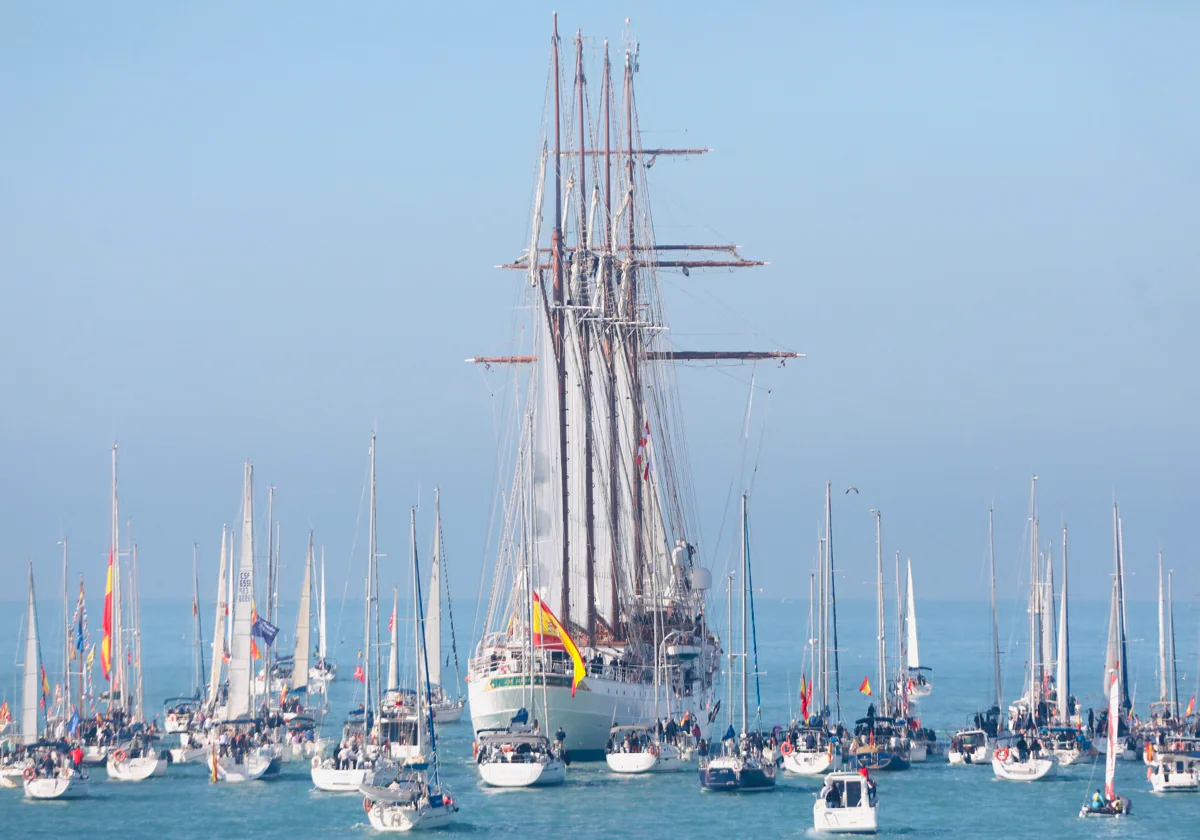 El Elcano a su salida de Cádiz el pasado mes de enero.