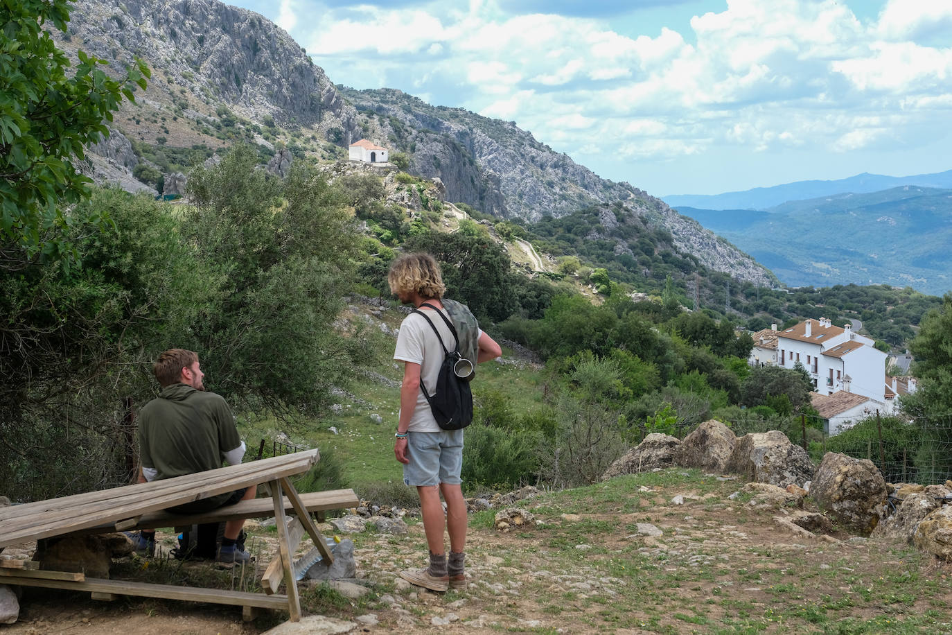 Fotos: Así es el viaje al Benaocaz más hippie