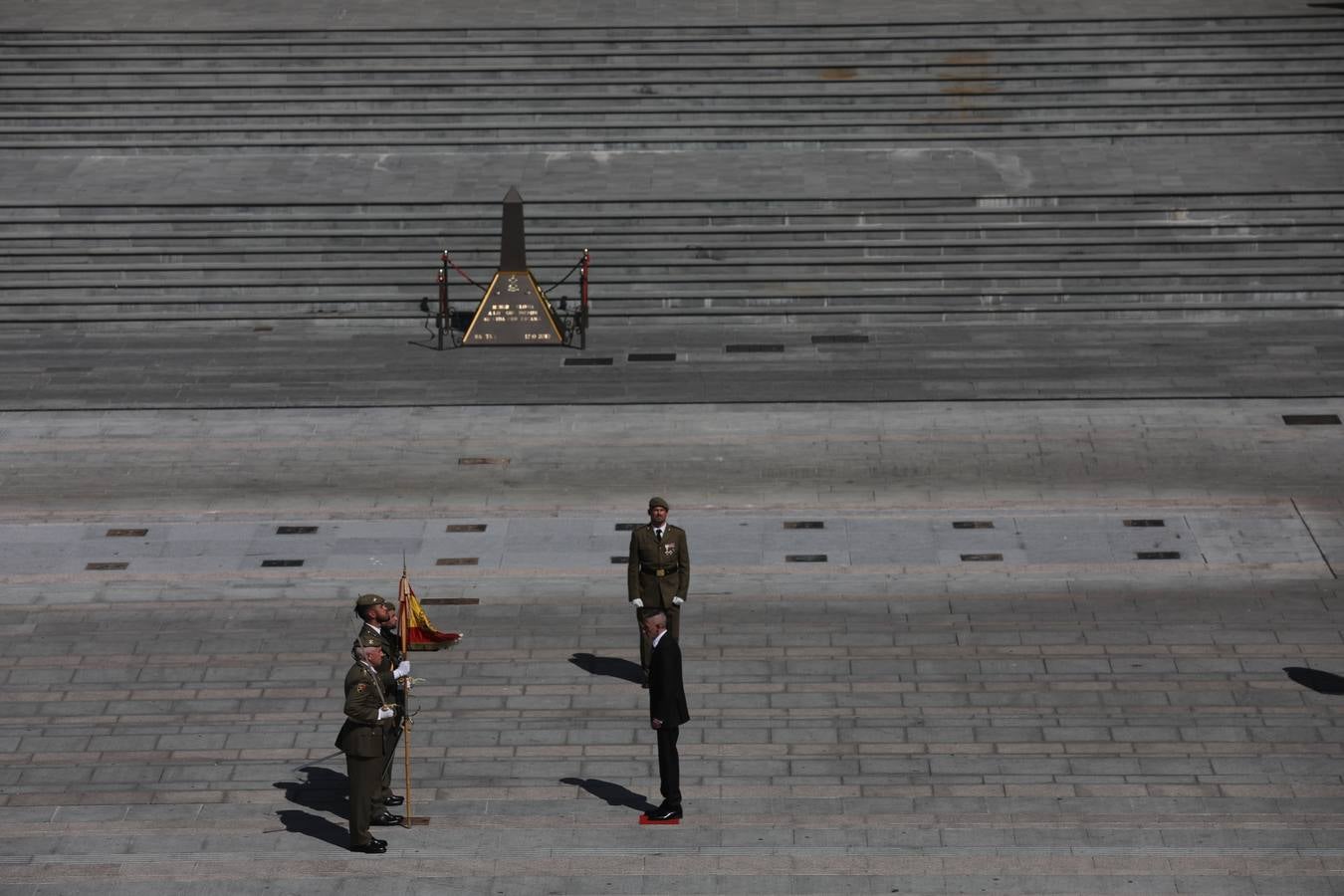La jura de bandera civil cierra los actos por el Día de las Fuerzas Armadas en San Fernando