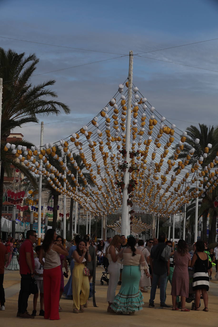 Fotos: La Feria de la Manzanilla ya luce con todo su esplendor