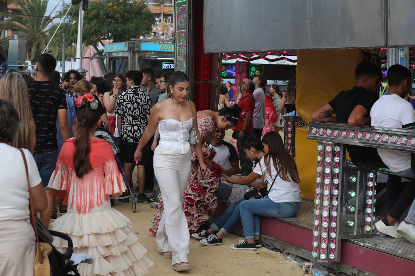 Fotos: La Feria de la Manzanilla ya luce con todo su esplendor