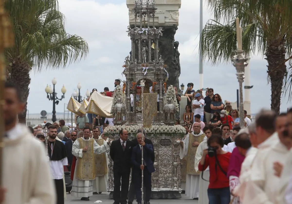 Cádiz preparada para el Corpus más popular y devocional que se recuerda