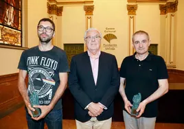 Fundación Unicaja entrega el XXXIII Premio Unicaja de Relatos a Javier Izcue y Raúl Clavero