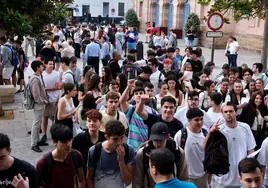 Duras críticas de los profesores por la dificultad del examen de Matemáticas II en la Selectividad 2023 en Andalucía