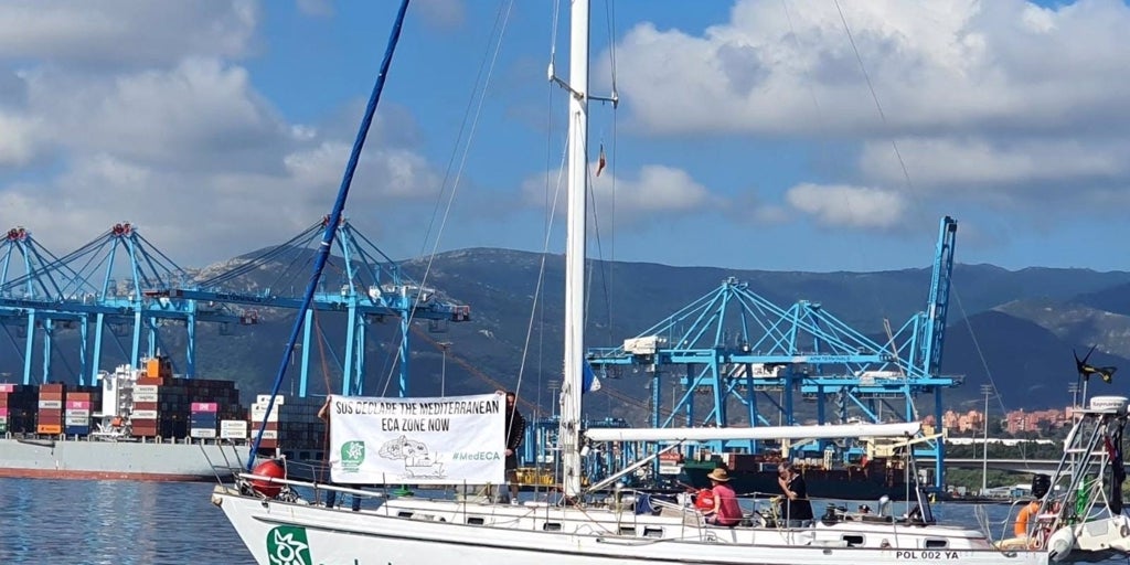 Verdemar se moviliza contra las emisiones de los buques en el Estrecho ...