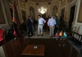 Reuniones técnicas y con los portavoces de la oposición, los primeros pasos de Bruno García en el Ayuntamiento de Cádiz