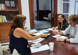 Primer traspaso de poderes de concejales en el Ayuntamiento de Cádiz