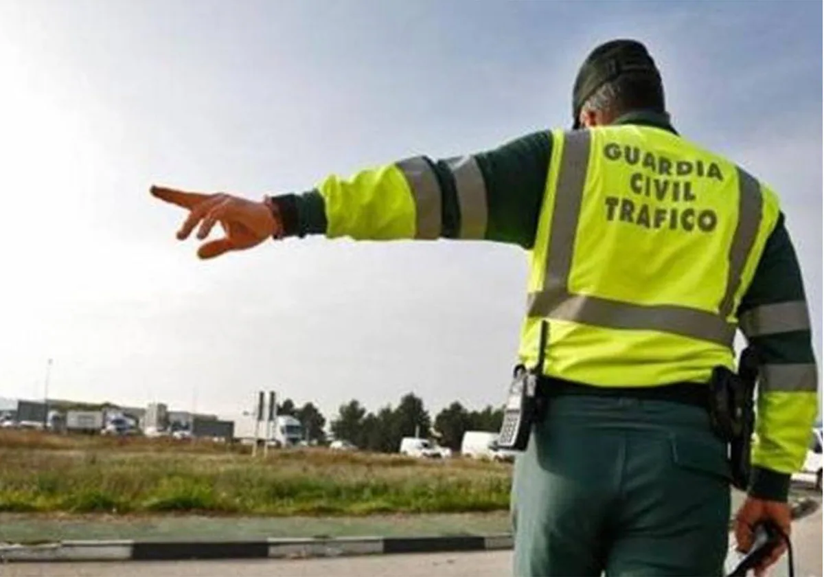 La Guardia Civil sorprende a un menor de 15 años conduciendo un BMW en Chiclana