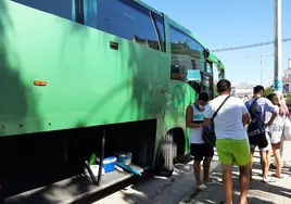 Las rutas en autobús para ir desde la Sierra de Cádiz y la Janda a las playas de Cádiz: horario, fechas y recorrido