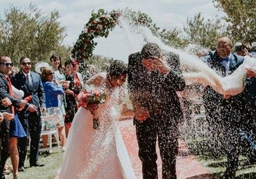 Más bodas, pero menos niños