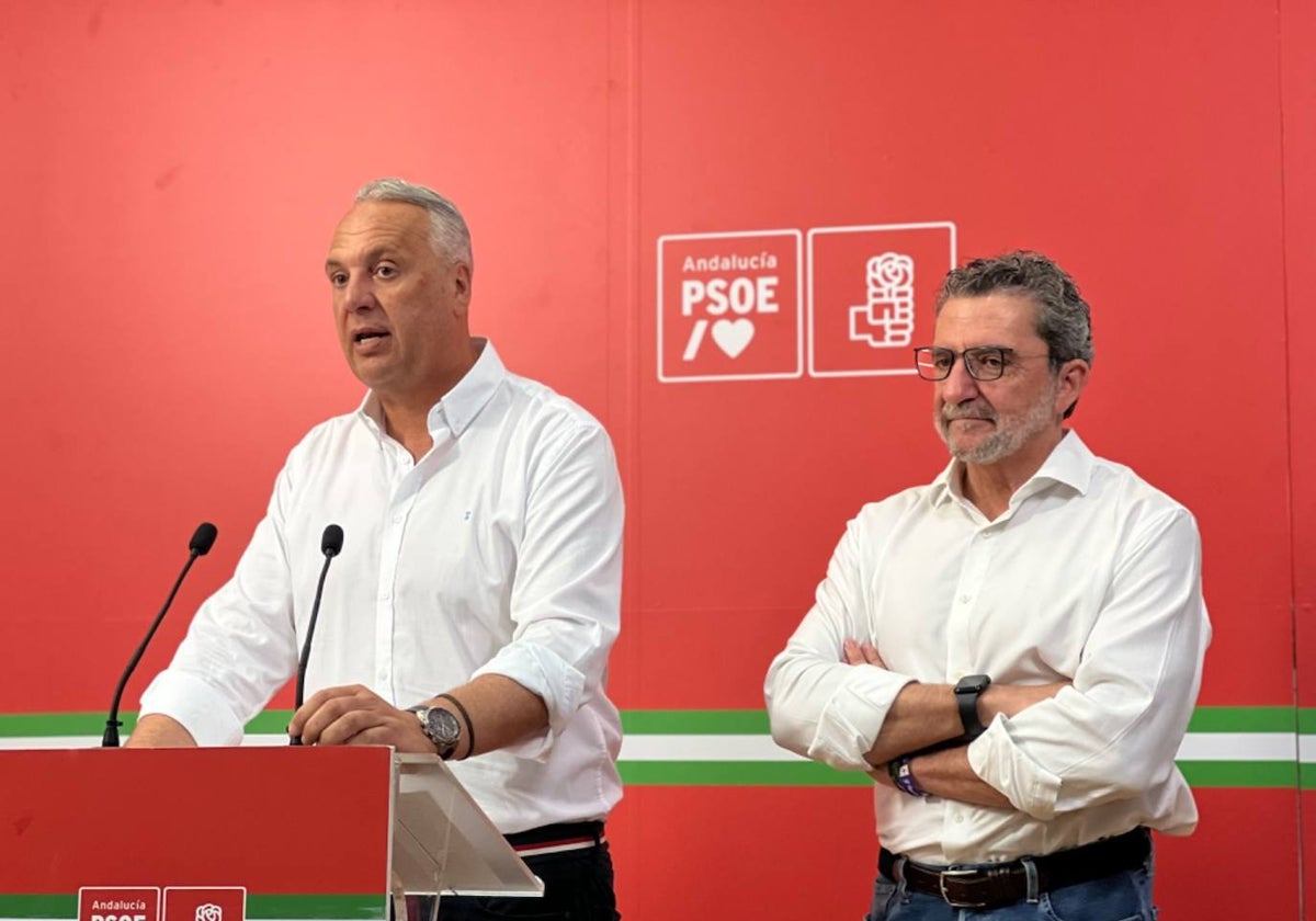 Juan Carlos Ruiz Boix y Antonio Gutiérrez Limones durante su intervención.