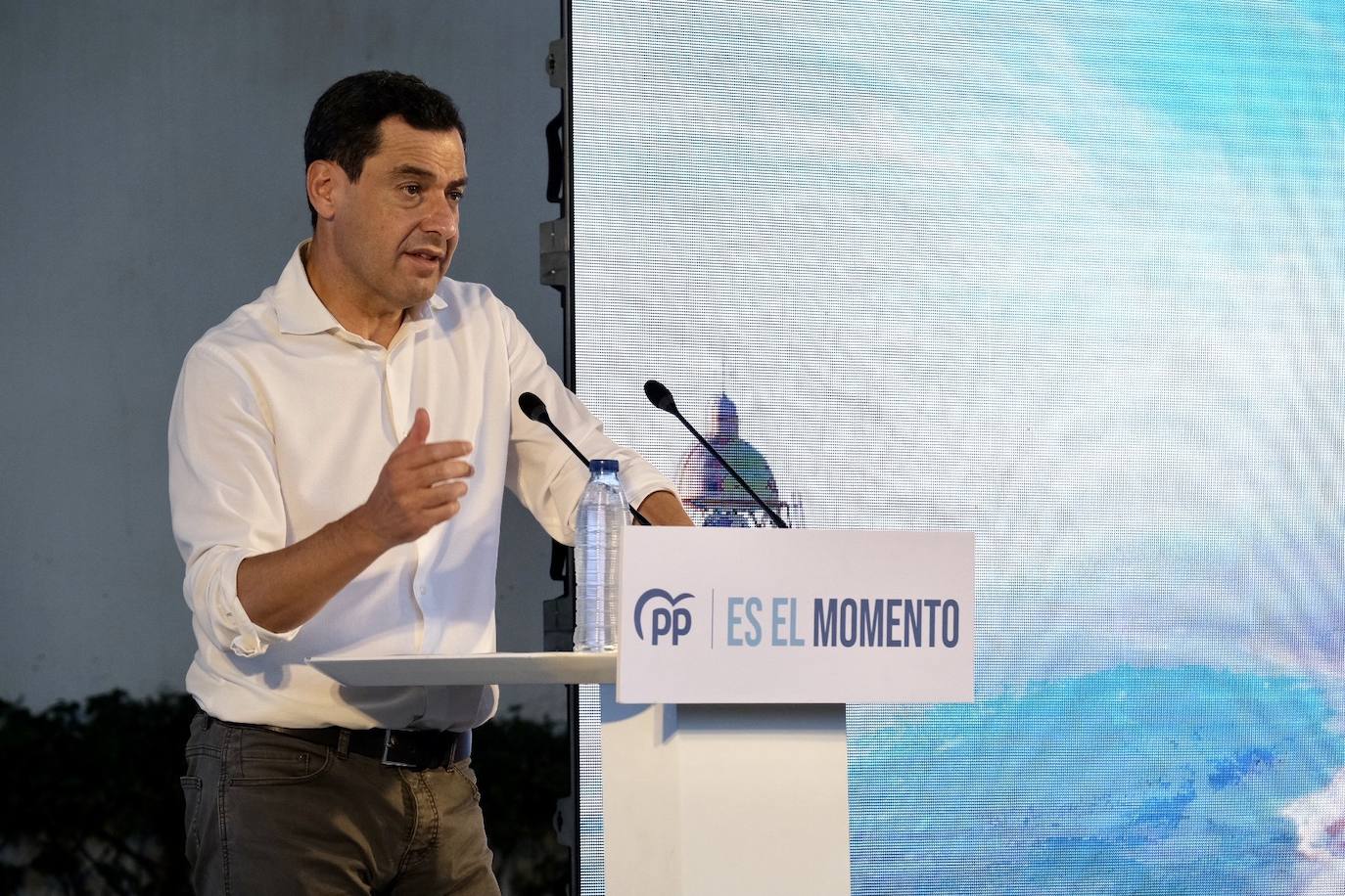 FOTOS: Juanma Moreno abre campaña en El Puerto