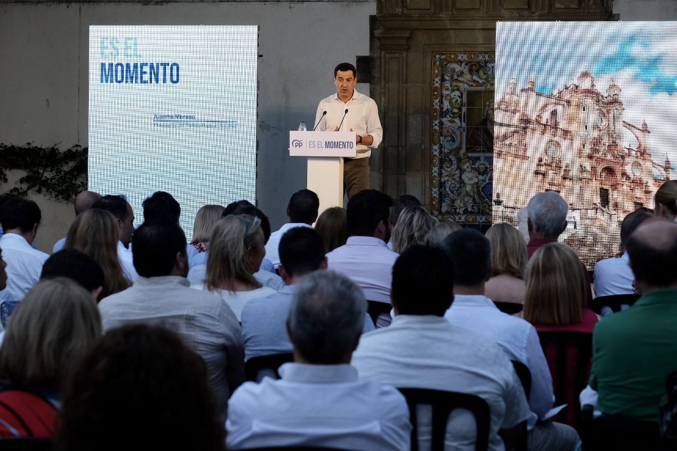 FOTOS: Juanma Moreno abre campaña en El Puerto