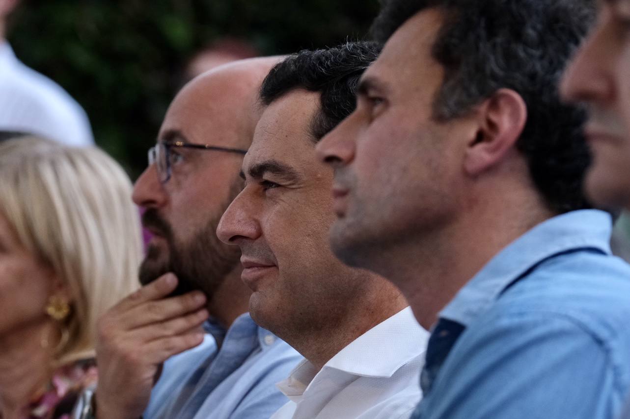 FOTOS: Juanma Moreno abre campaña en El Puerto