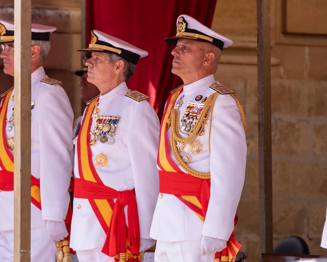 Felipe VI entrega los Reales Despachos de empleo en San Fernando