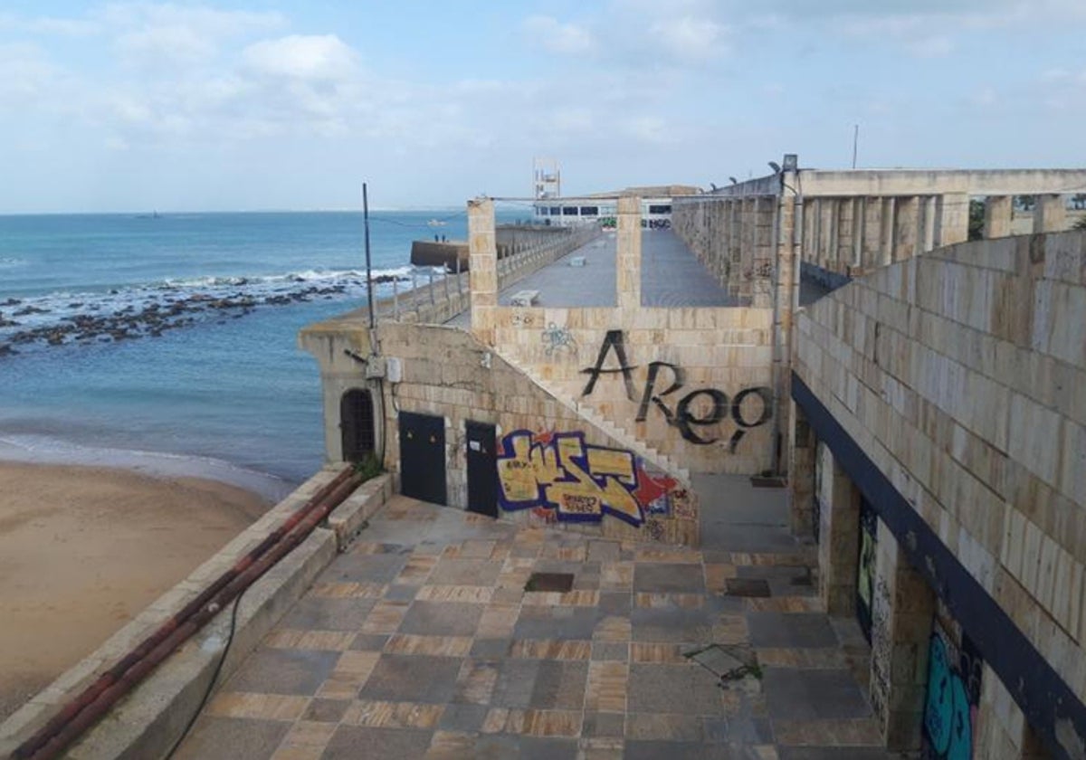 A prisión el detenido por la Policía por agredir a su pareja en la Punta en Cádiz