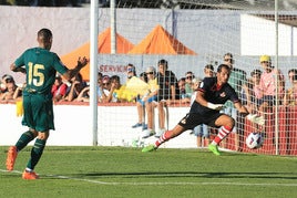 Fotos: El Cádiz golea al Chiclana (1-9)