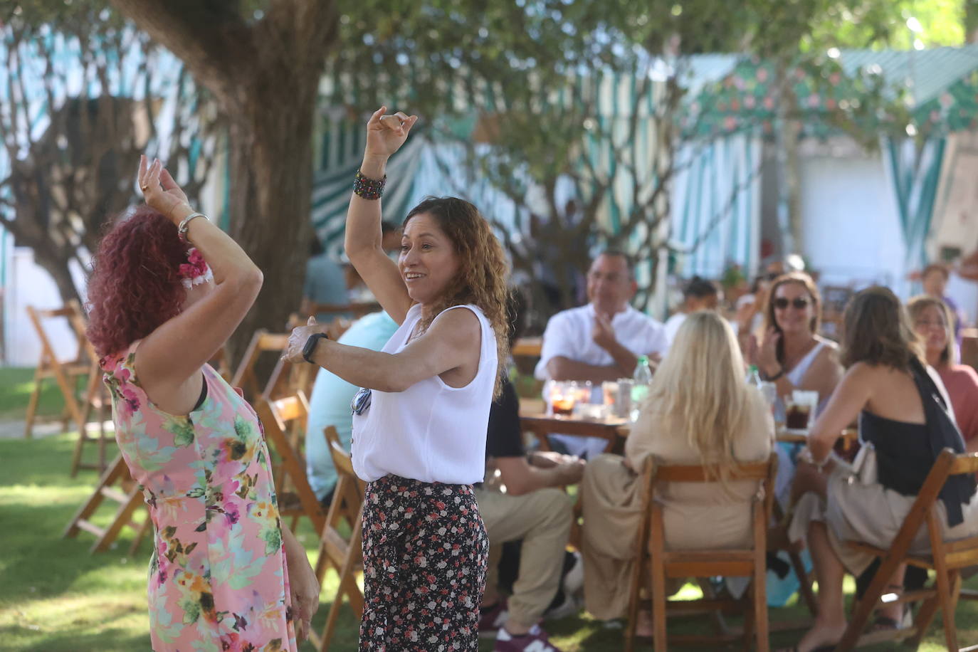 Fotos: Un gran sábado de playa resta fuelle a la Feria de San Fernando