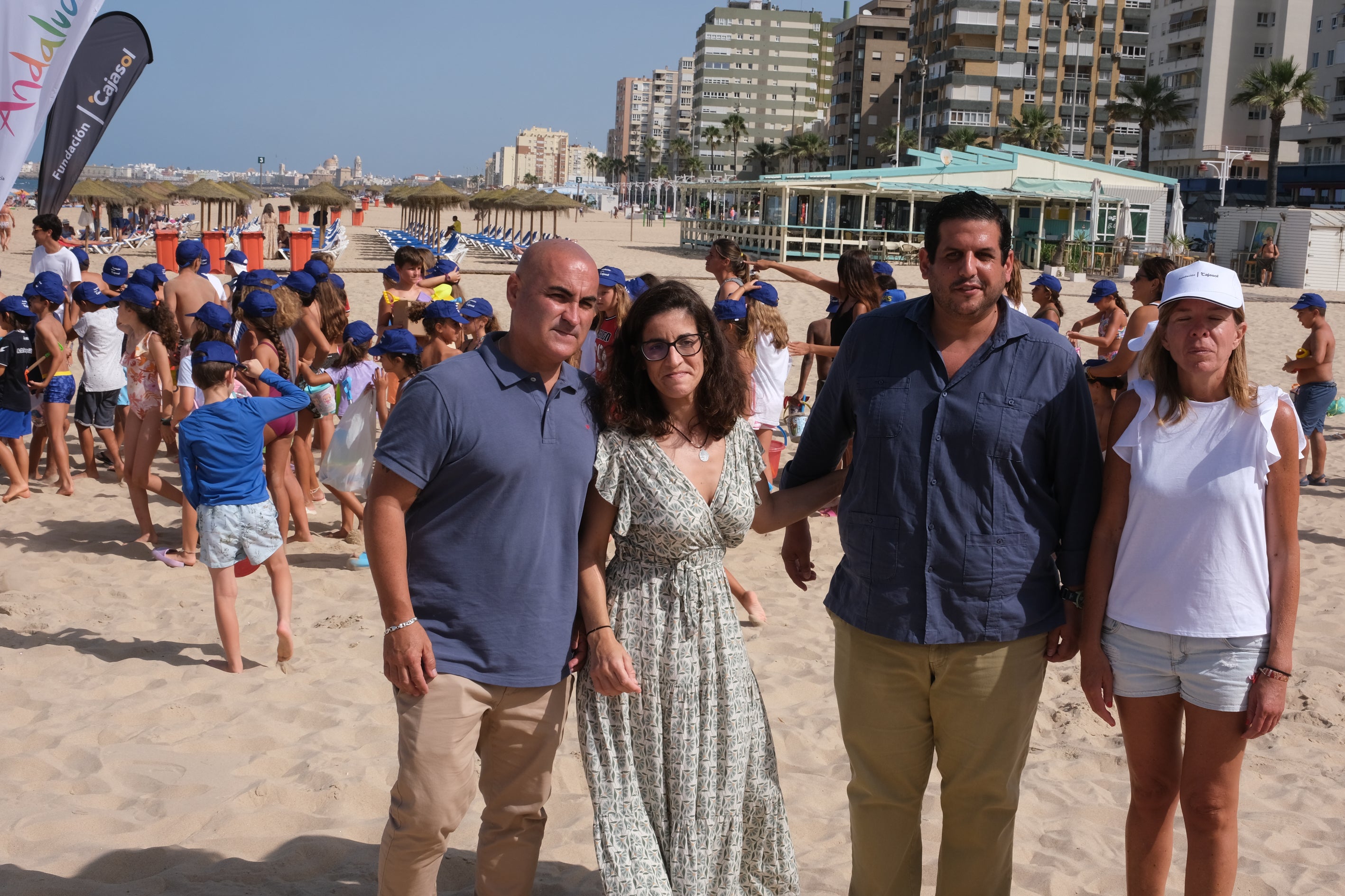 Fotos: La Playa de la Victoria acoge un concurso de castillos de arena