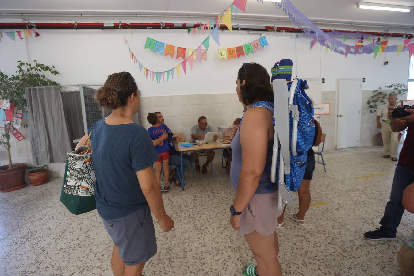 Fotos: Ambiente playero en una jornada electoral decisiva