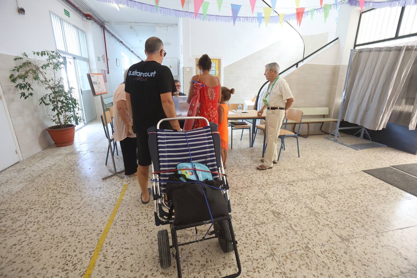 Fotos: Ambiente playero en una jornada electoral decisiva