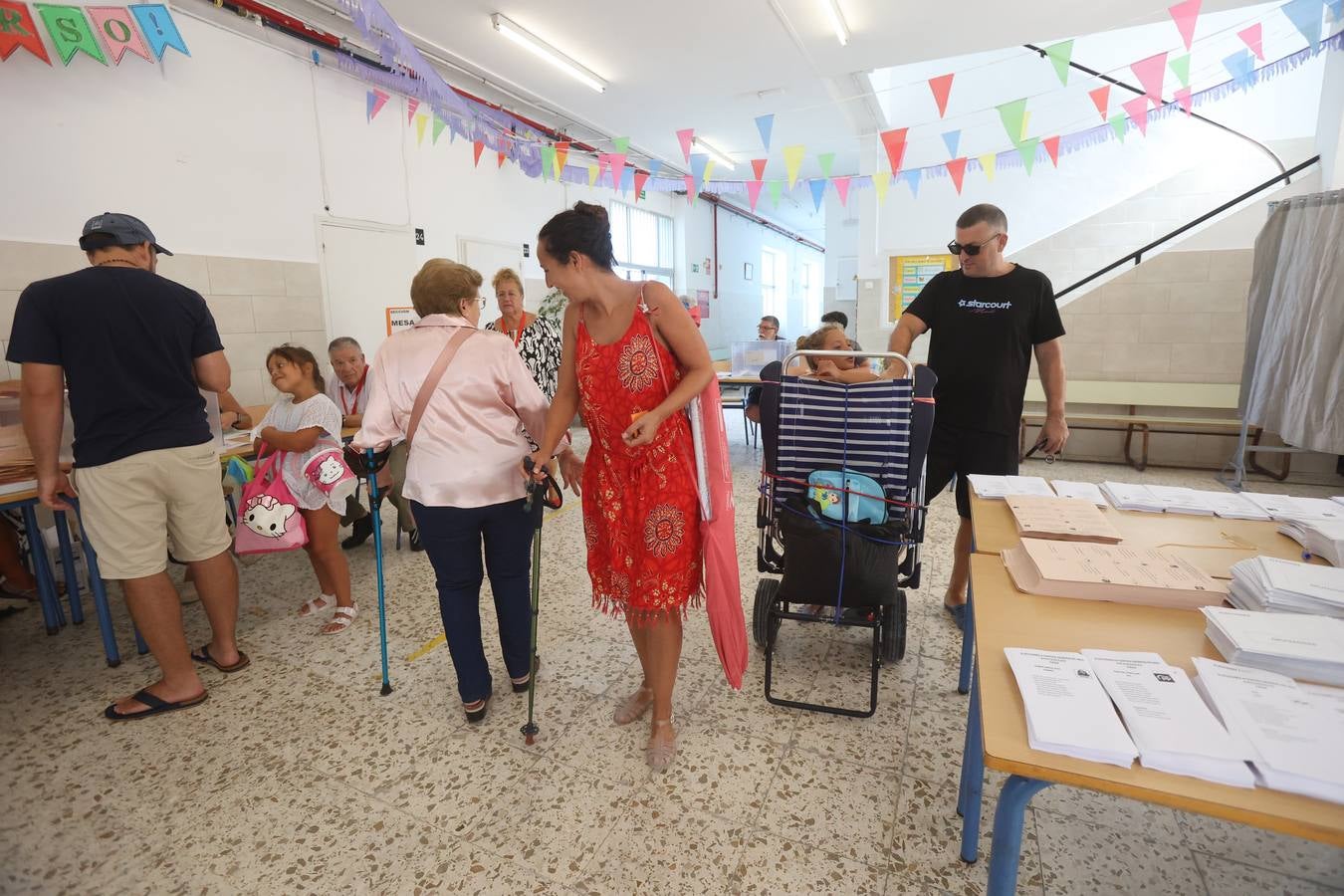 Fotos: Ambiente playero en una jornada electoral decisiva