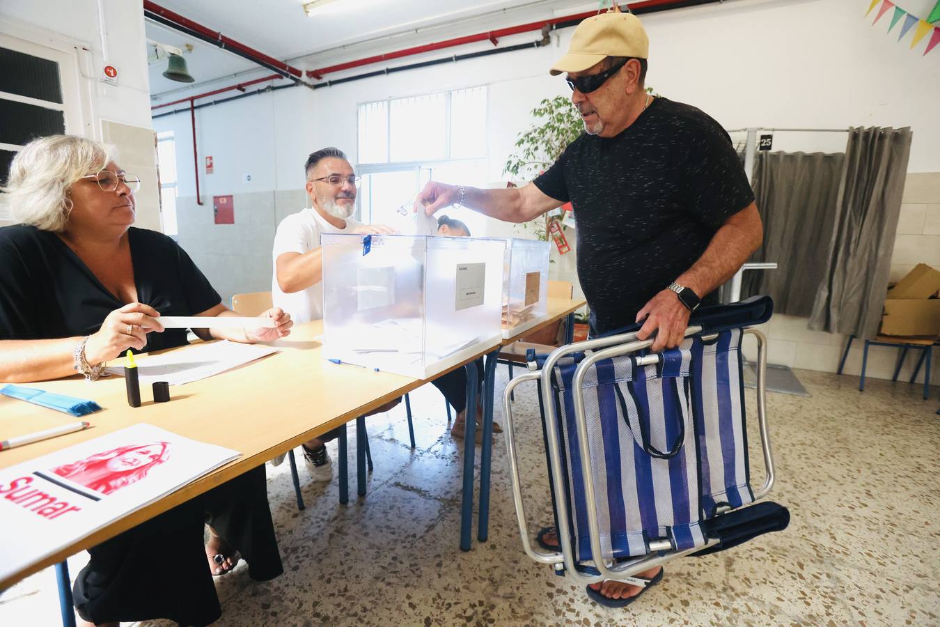 Fotos: Ambiente playero en una jornada electoral decisiva