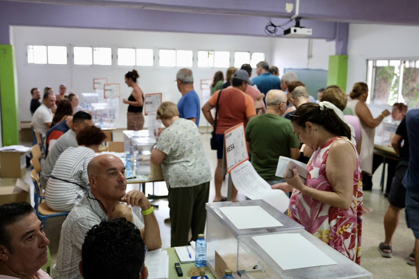 Fotos: Ambiente playero en una jornada electoral decisiva