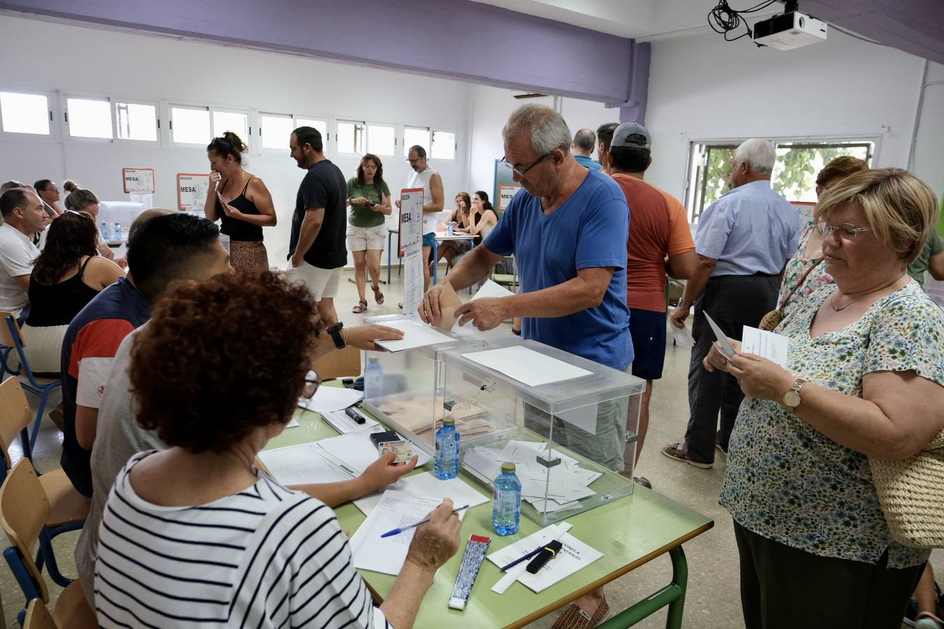 Fotos: Ambiente playero en una jornada electoral decisiva