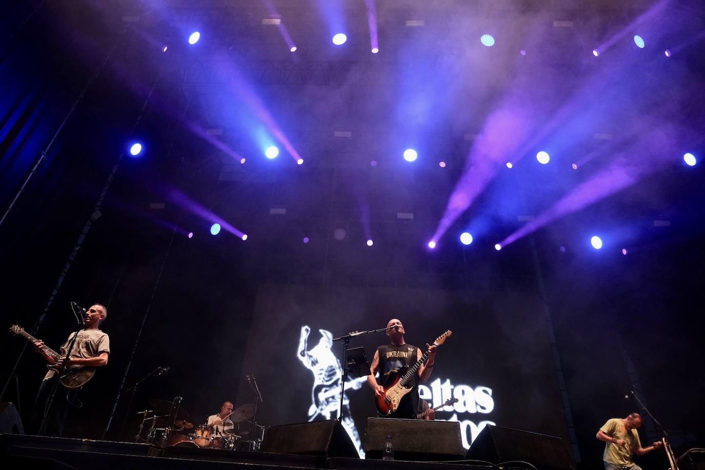 FOTOS: El rock reivindicativo de Celtas Cortos se hace fuerte en el festival Cabo de Plata