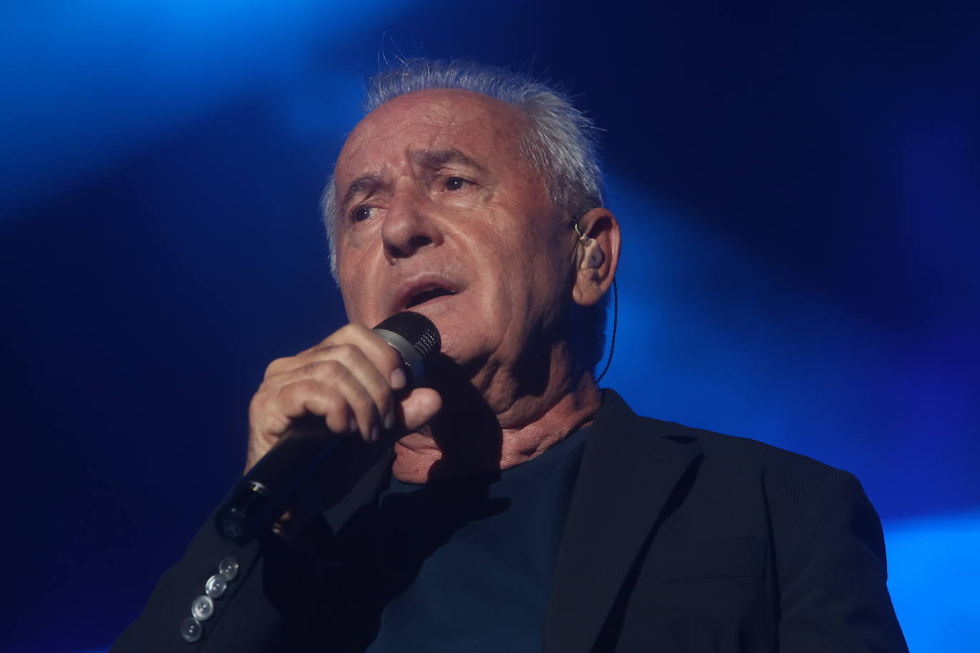 Fotos: Víctor Manuel hace latir Chiclana con recuerdos de una vida