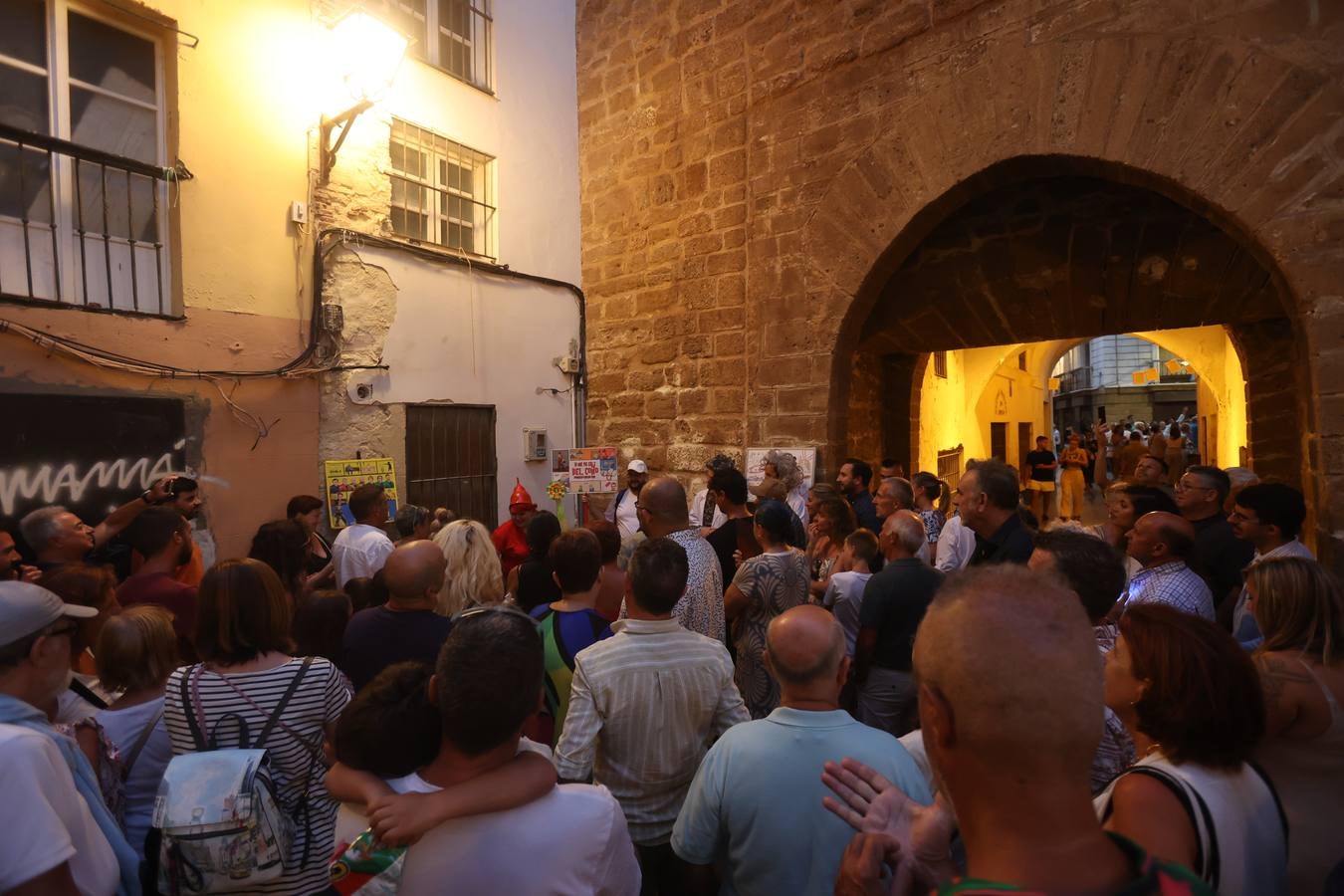 Grandes coplas en el regreso del Carnaval de verano a Cádiz