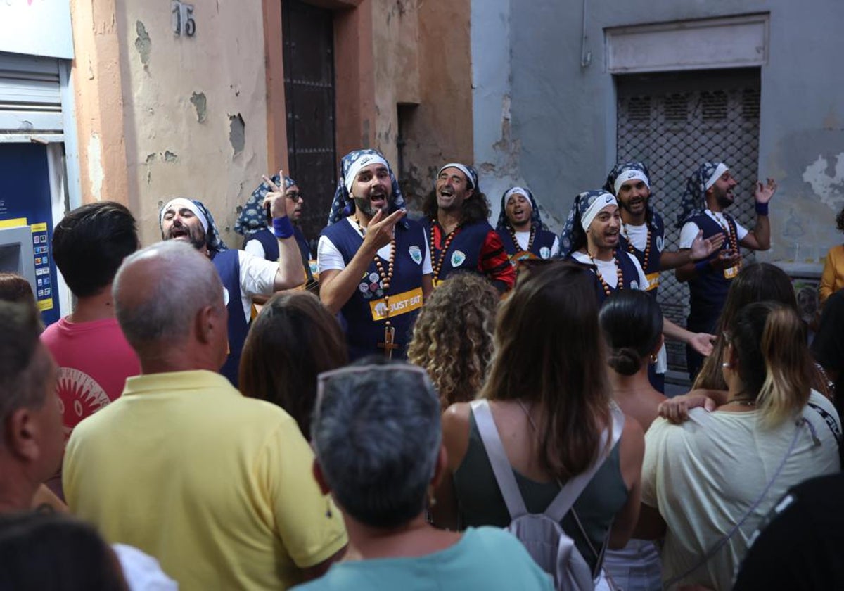 Grandes coplas en el regreso del Carnaval de verano a Cádiz