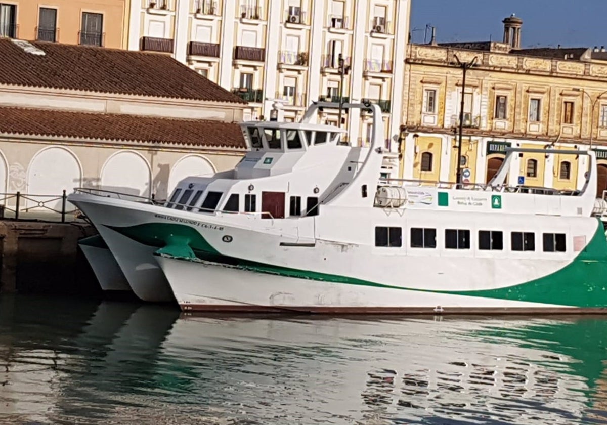 Suspendidas este viernes las conexiones marítimas entre Rota y Cádiz por una avería en un catamarán