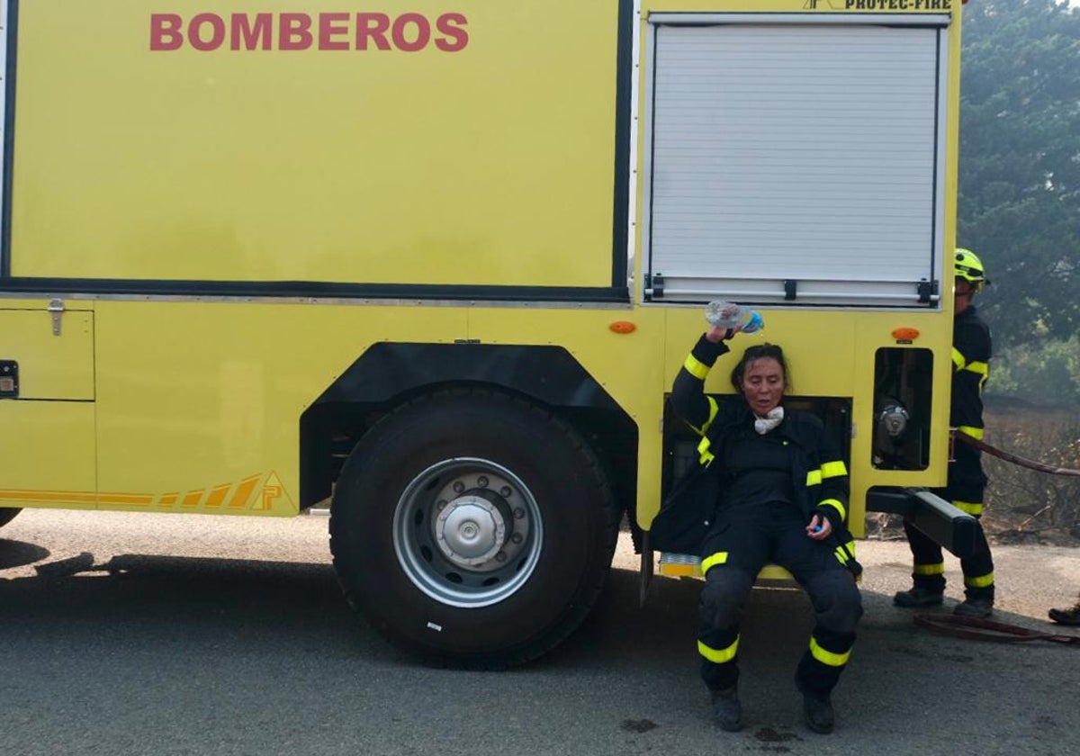 Incendio en Puerto Real: Diez personas son atendidas por inhalación de humo y cinco por quemaduras leves