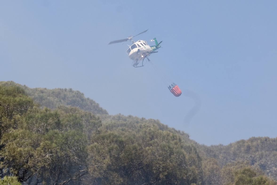 Fotos: el incendio en las Canteras de Puerto Real, en imágenes