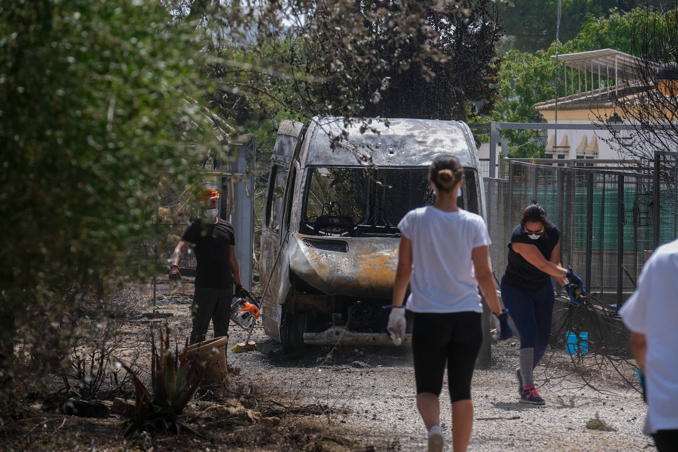 El día después en Puerto Real: la ciudad despierta entre las cenizas