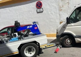 La Policía Local recupera una furgoneta  y un ciclomotor robados