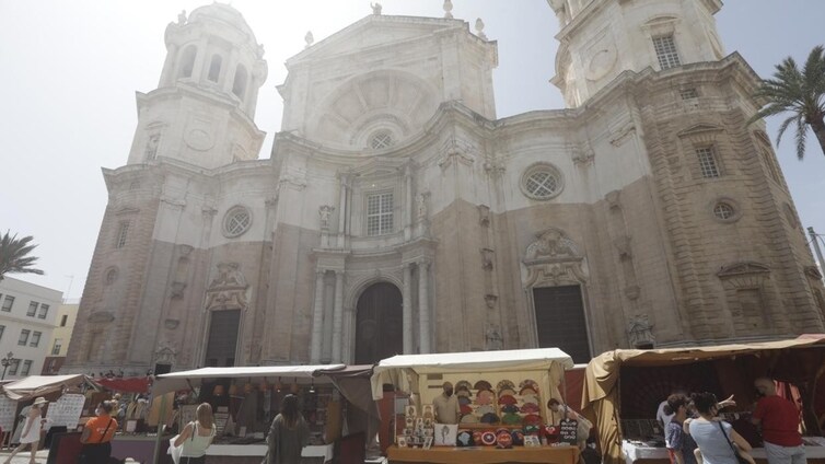 Detenido por vender artículos robados en la plaza de la Catedral