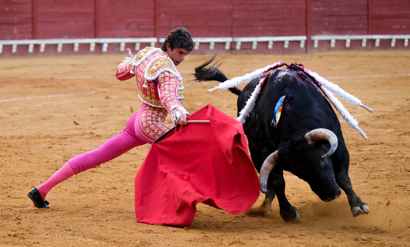 En imágenes: La cornada a Daniel Luque en El Puerto